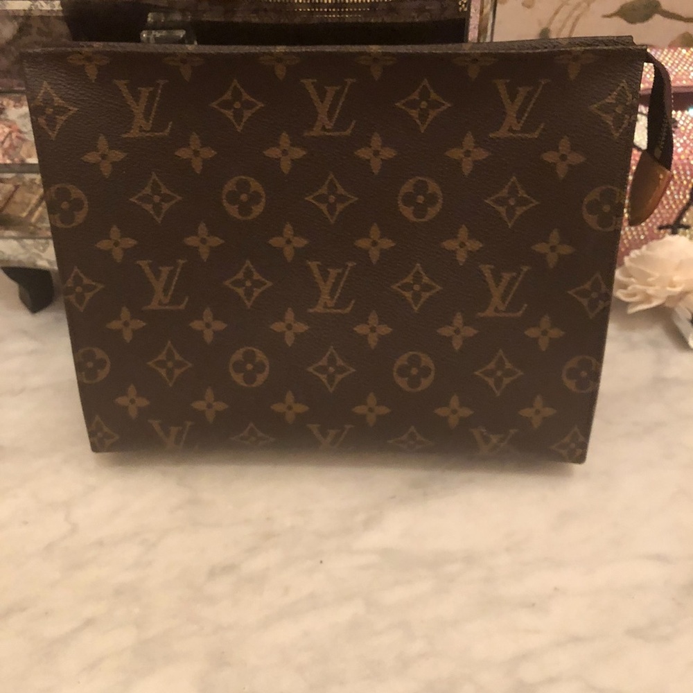 Louis Vuitton Brown Monogram Canvas Toiletry Pouch - Picture 4 of 6